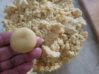 Salted Egg Yolk Almond Crisp recipe