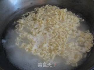 Delicious Instant Noodles recipe