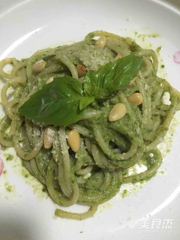 Spaghetti with Basil and Pine Nuts recipe