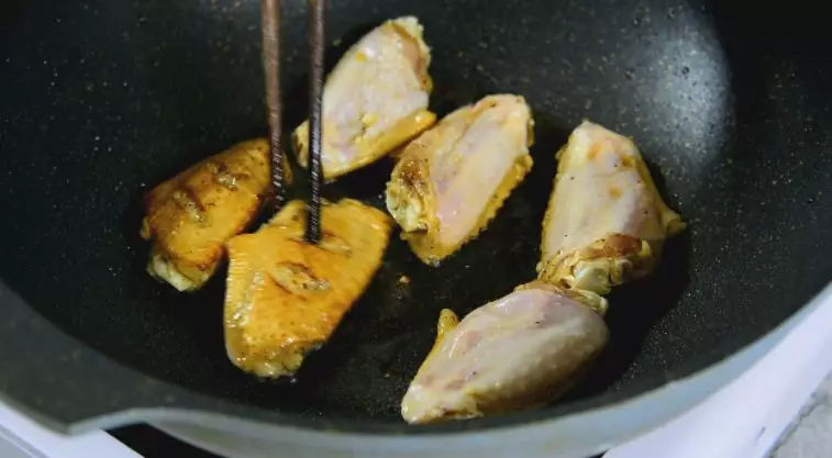 Salted Egg Yolk Chicken Wings recipe