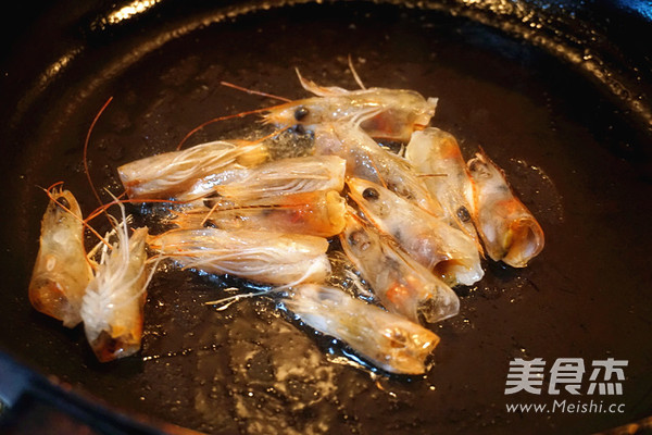 Fried Noodles with Seafood recipe