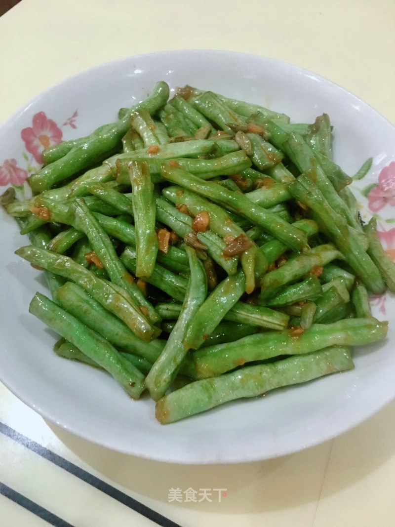 Stir-fried Beans with Garlic recipe