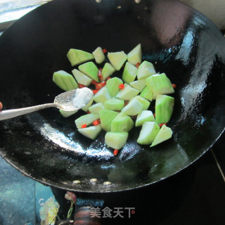 Dry Stir-fried Loofah Diced recipe