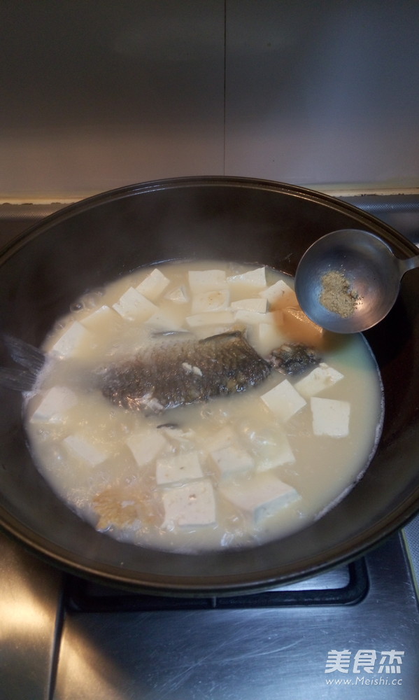 Tofu Crucian Carp Soup recipe