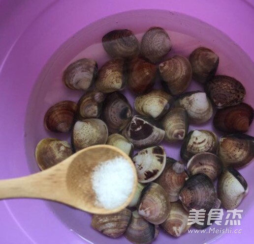 Bitter Gourd Clam Soup recipe