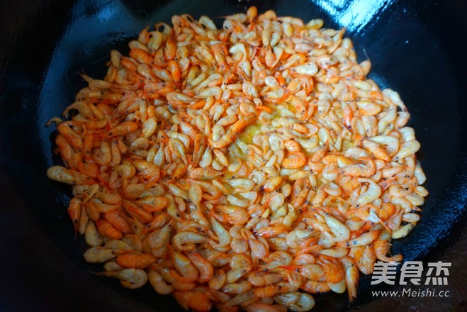 Stir-fried River Prawns with Leek recipe