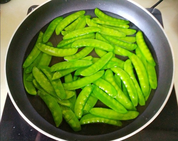 Fried Pork with Snow Pea recipe