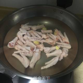 Lemon Hot and Sour Chicken Feet recipe