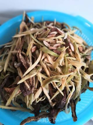 Steamed Dumplings with Flavored Dried Vegetables and Mixed Vegetables recipe