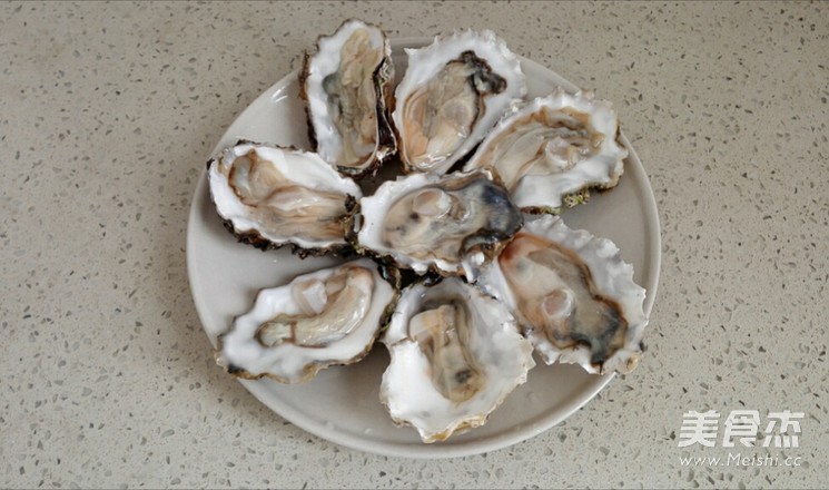 Steamed Oysters with Garlic recipe