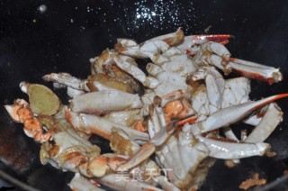 Stir-fried Crab with Scallion and Ginger recipe