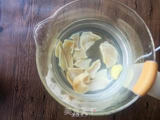 Cantonese Soup: Must-have Ginseng Snail Slice Soup recipe