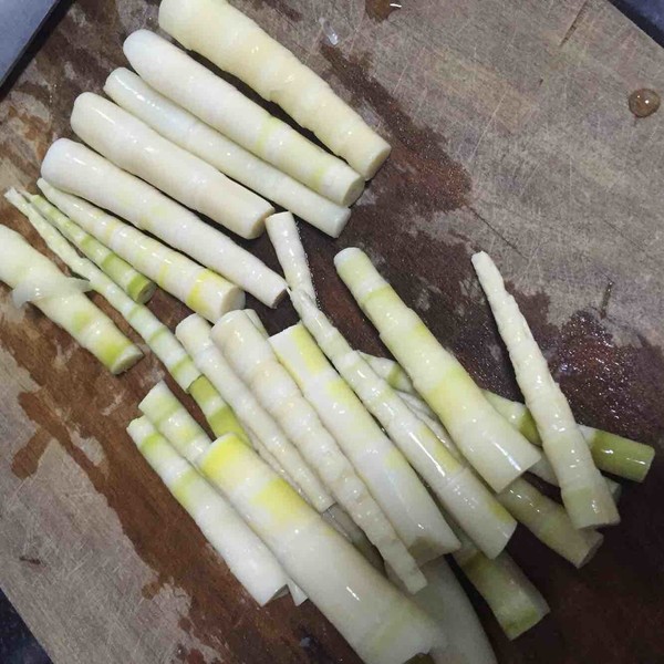 Stir-fried Bamboo Shoot Tips with Soy Sauce recipe