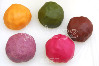 Five-color Taoshan Red Bean Paste Mooncakes recipe