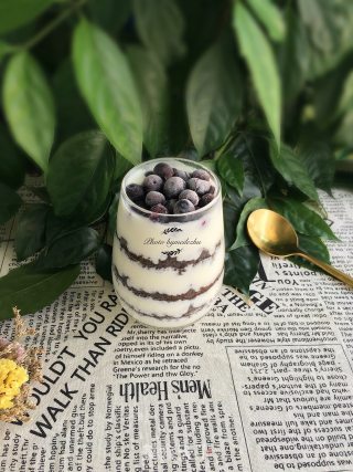 Oreo Blueberry Yogurt recipe