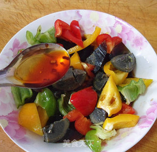 Bell Peppers Mixed with Pine Flowers recipe