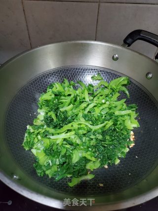 Stir-fried Mustard Greens with Minced Garlic and Dried Chilies recipe