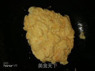 Scrambled Eggs with Chives and Carrots recipe