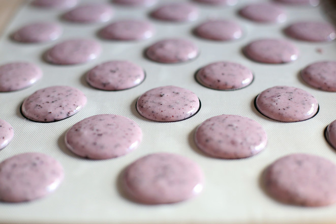 Blueberry & White Pear Macaron recipe