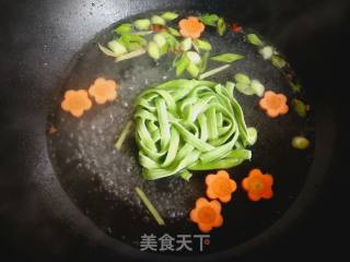 Shrimp and Spinach Noodles recipe