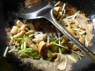 Stir-fried Goose Intestines with Chives and Chives recipe