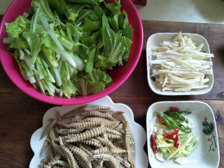 Braised Noodle Rolls with Seafood, Mushroom Milk and Cabbage recipe