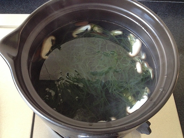 Seaweed and Mushroom Egg Soup recipe