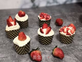 Strawberry Cream Cup Cake recipe