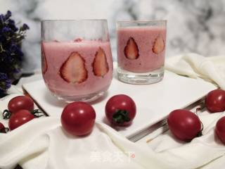 Coconut Strawberry Yogurt Milkshake recipe