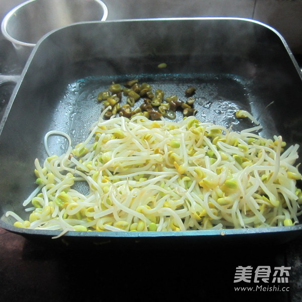 Hot and Sour Soy Sprouts recipe