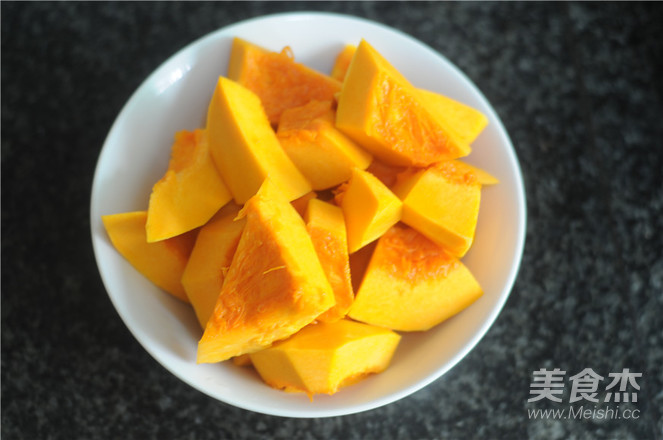 Tremella Pumpkin Soup for Enriching Blood recipe