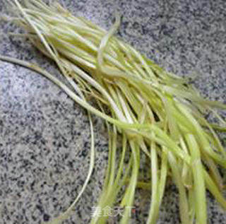 Fried Gluten with Leek Sprouts and Bacon recipe