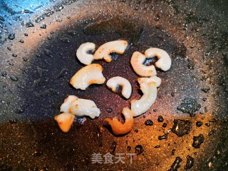 Tasty Wild Pine Mushroom Tofu Pork Soup recipe