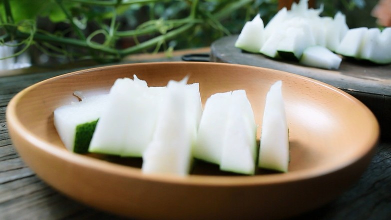 Reinforced Spleen and Moisturizing Winter Melon Soup recipe