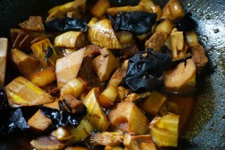 Spring Bamboo Shoots Pork Belly recipe