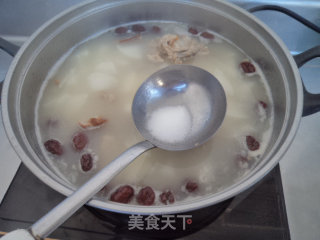 Duck Bone Soup with White Radish and Red Dates recipe