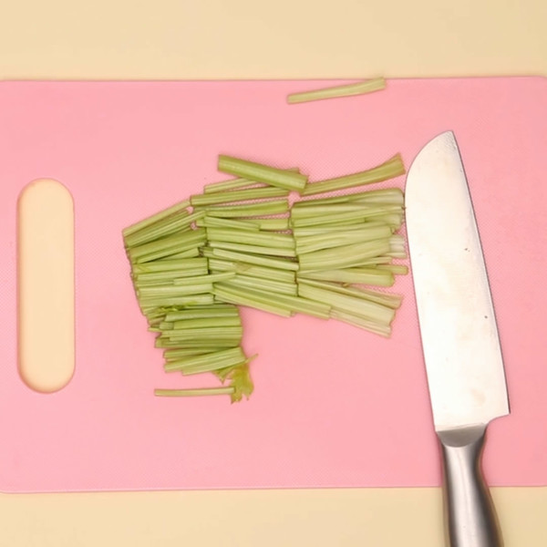 Celery Stir-fried Pork recipe