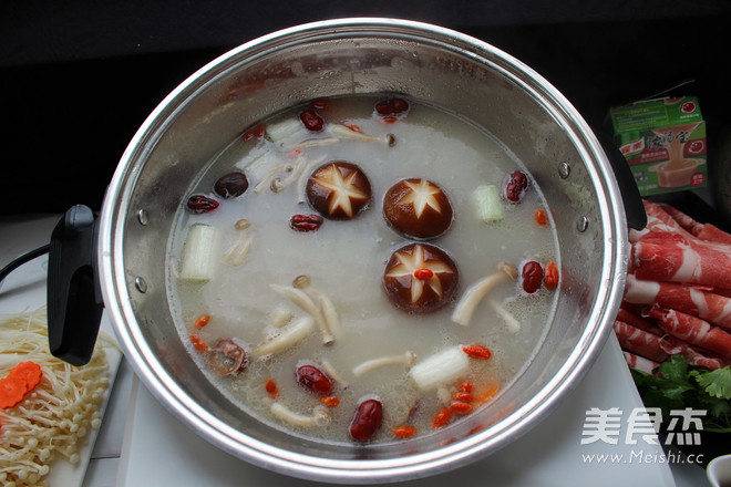 Pork Bone Mushroom Soup Pot recipe