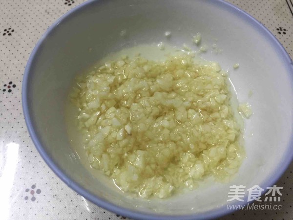Microwave Steamed Loofah with Garlic recipe