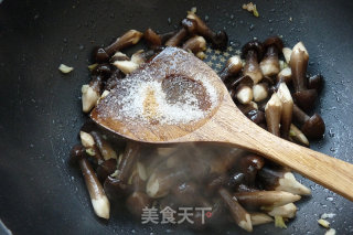 Stir-fried Shredded Squid with Agaricus recipe