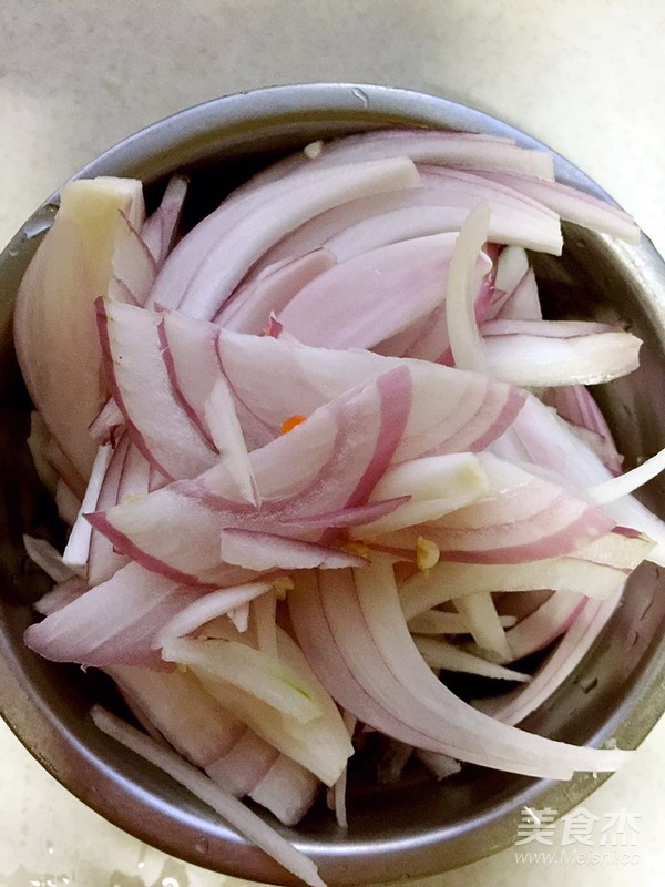 Spicy Cabbage Seafood Stir-fried Noodles recipe