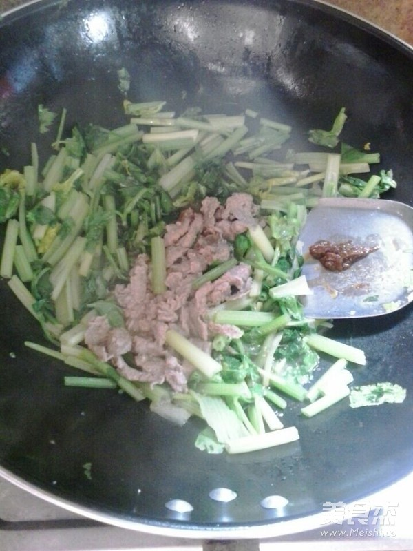 Celery Stir-fried Beef recipe