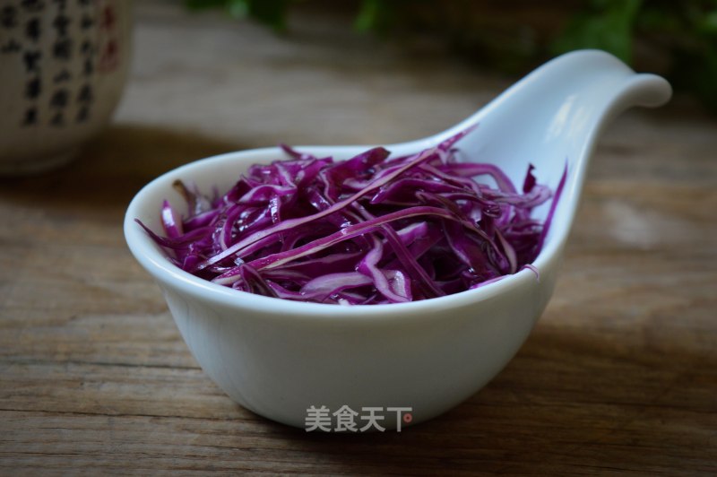Camellia Oil Mixed with Purple Cabbage recipe