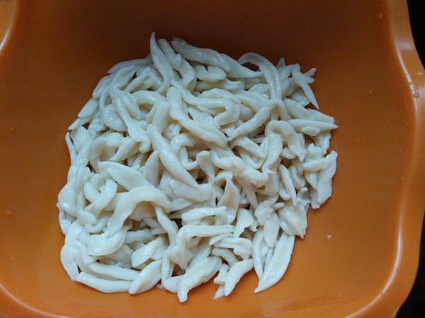 Scissors Noodles with Tahini Sauce recipe