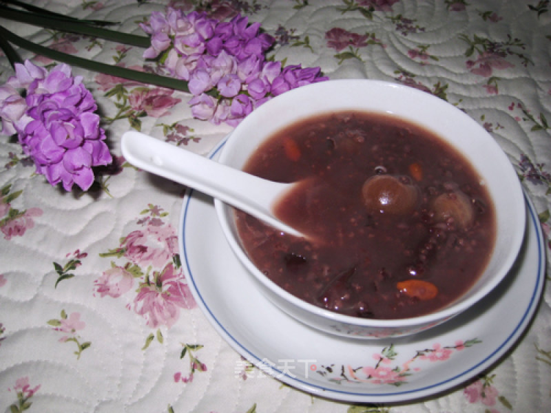 Nourishing Stomach in Winter--red Jujube Longan Porridge