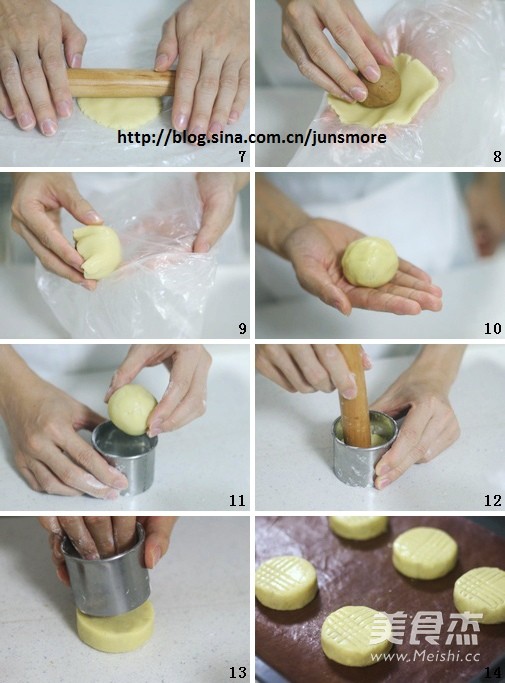 Red Lotus Paste and Cream Crust Mooncakes recipe