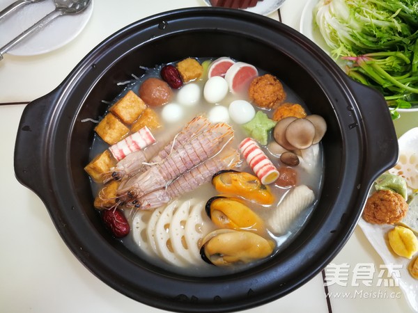 Sea and Land Hot Pot recipe