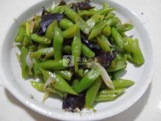 Long Bean Stir-fried Fungus recipe