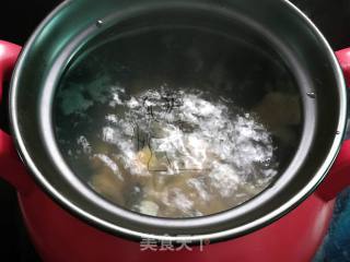 Lean Meat Soup with Dried Radish, Oyster Sauce and Chestnut recipe
