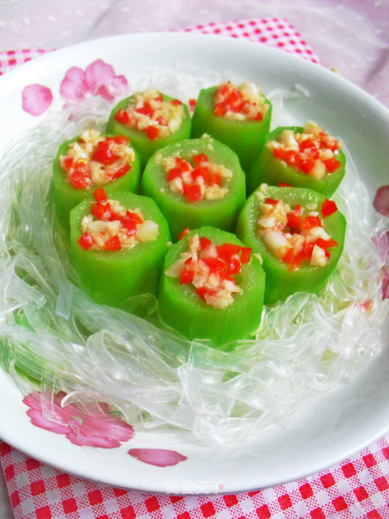 Steamed Loofah with Garlic Vermicelli recipe